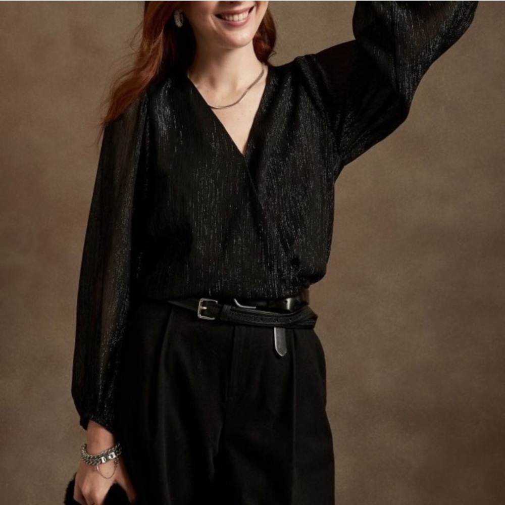 Banana Republic Black Chiffon Crinkle Blouse Long Sleeve Medium